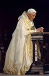 pope_praying_sm
